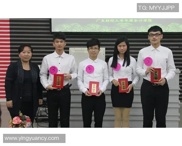 深圳足球队选拔赛点评团队协作表现分析与未来发展展望